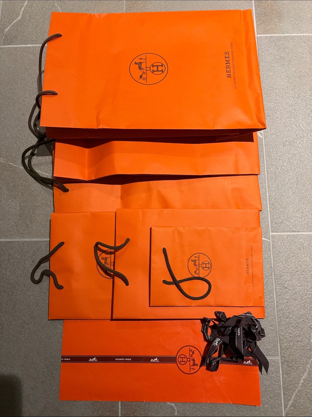 Hermès Orange Shopping Bags and Ribbon Set